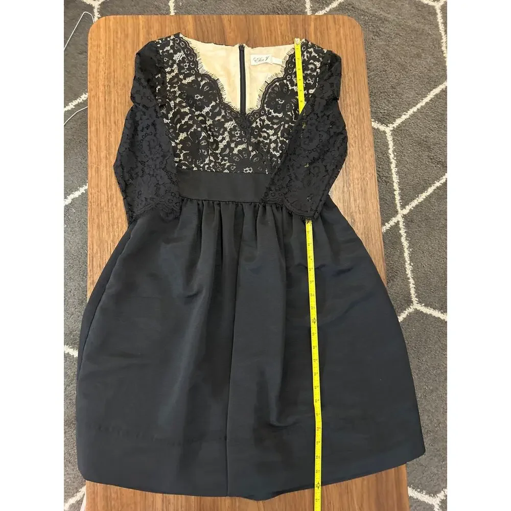 Eliza J Womens Lace-Top Boat-Neck Cocktail and Party Dress in black. Size 4.